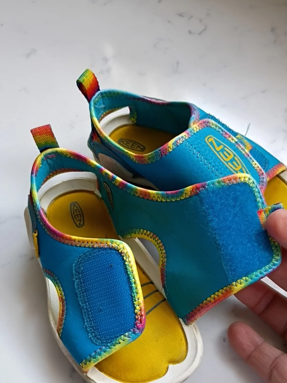 KEEN Kids Blue & Yellow Rainbow-Trim Sandals